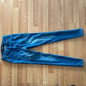 High rise super stretchy jeggings. Fit Jeans. Size small.